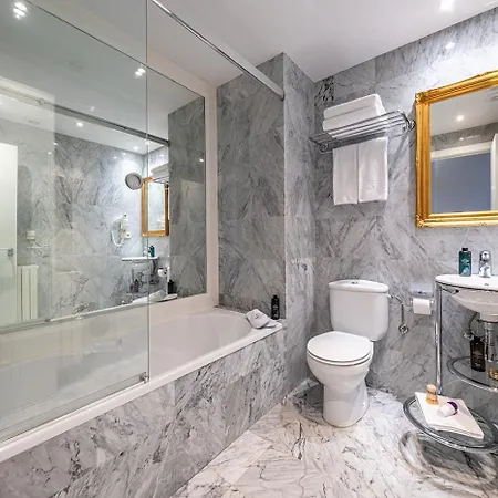 Caribou Hotel 4*